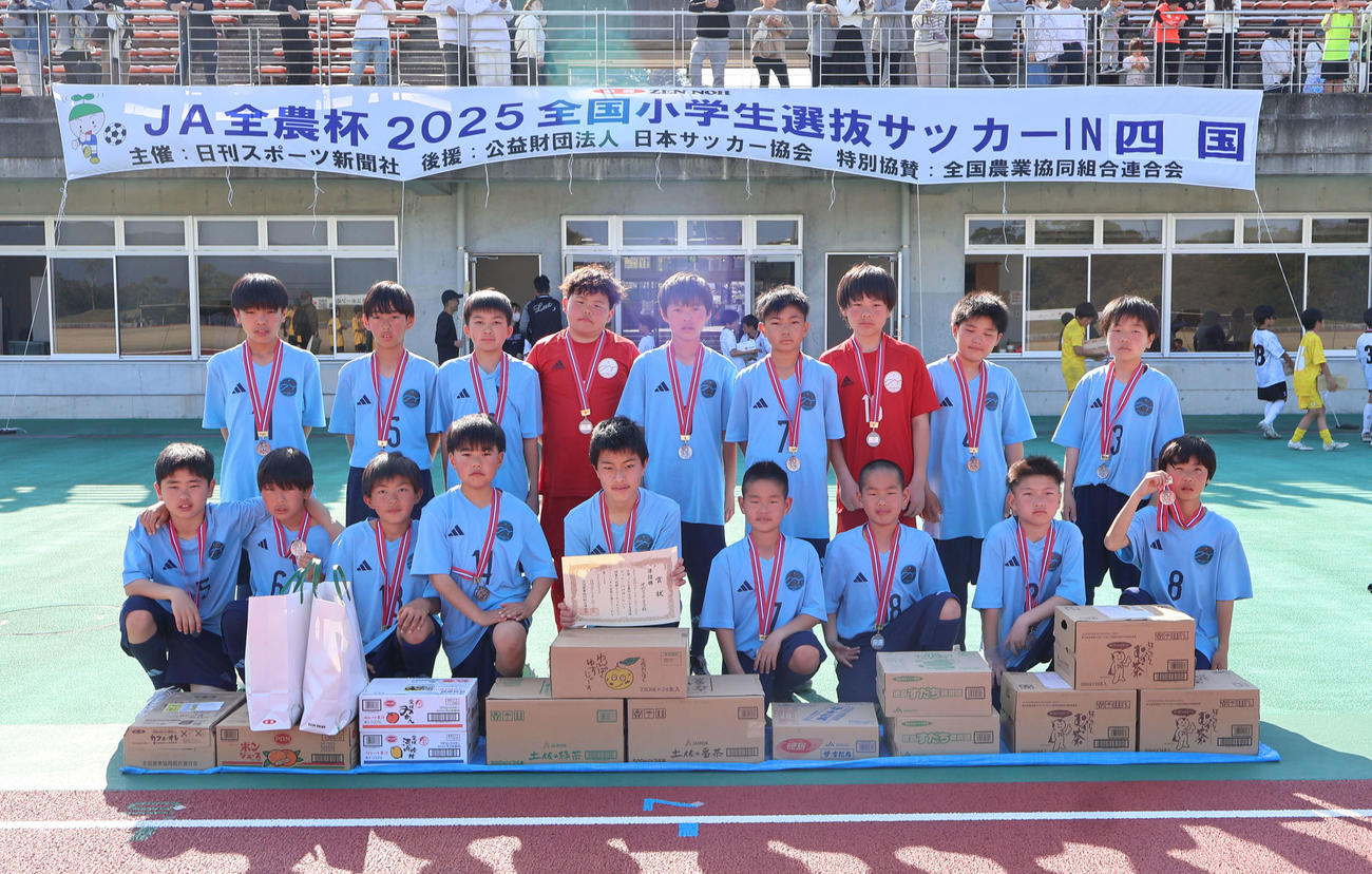 悔しい準優勝に終わった沖洲フットボールクラブ