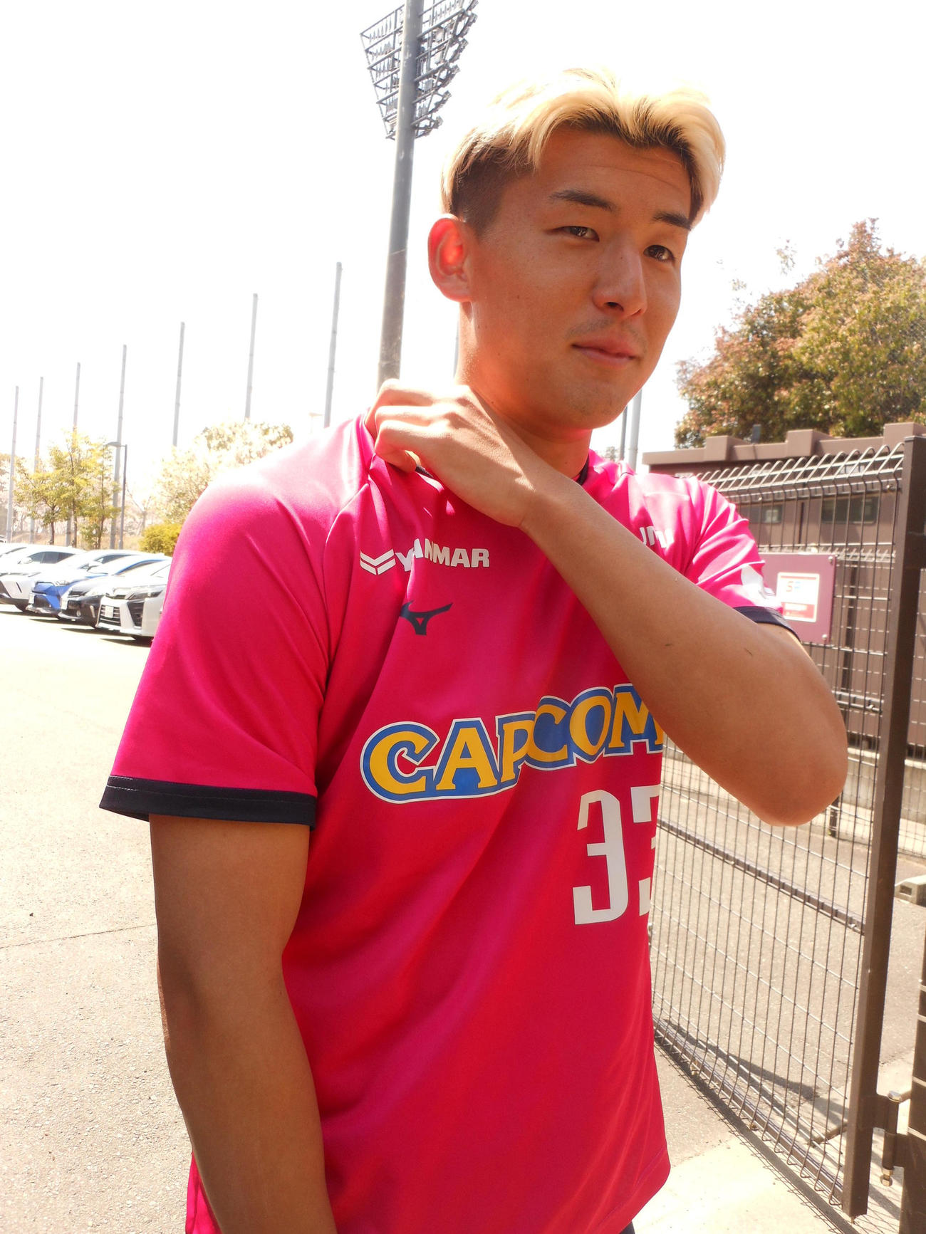 取材に応じるC大阪西尾（25年4月9日撮影）