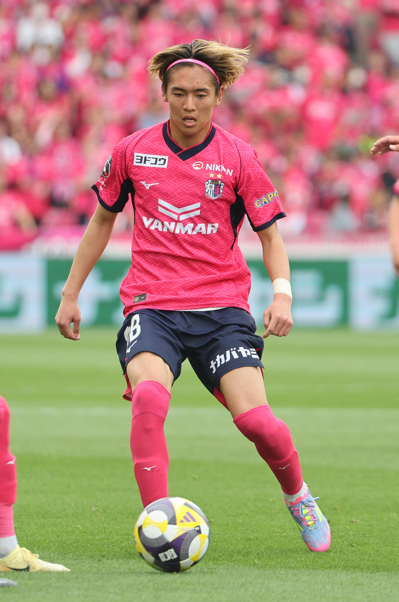 ドリブルするC大阪北野