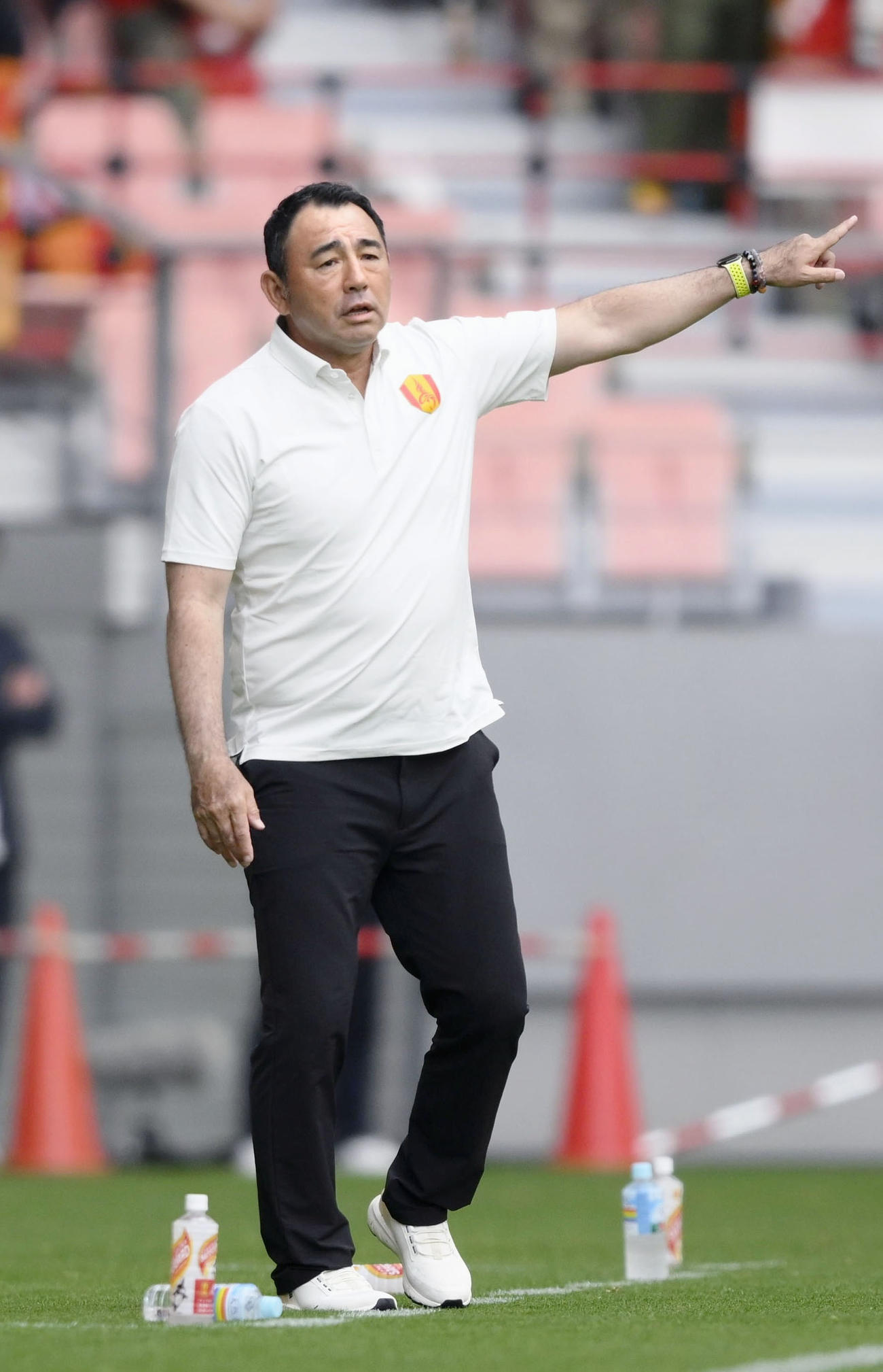 名古屋対広島　監督在任中のJ1での通算試合数が594となり、過去最多記録に並んだ名古屋・長谷川監督（共同）