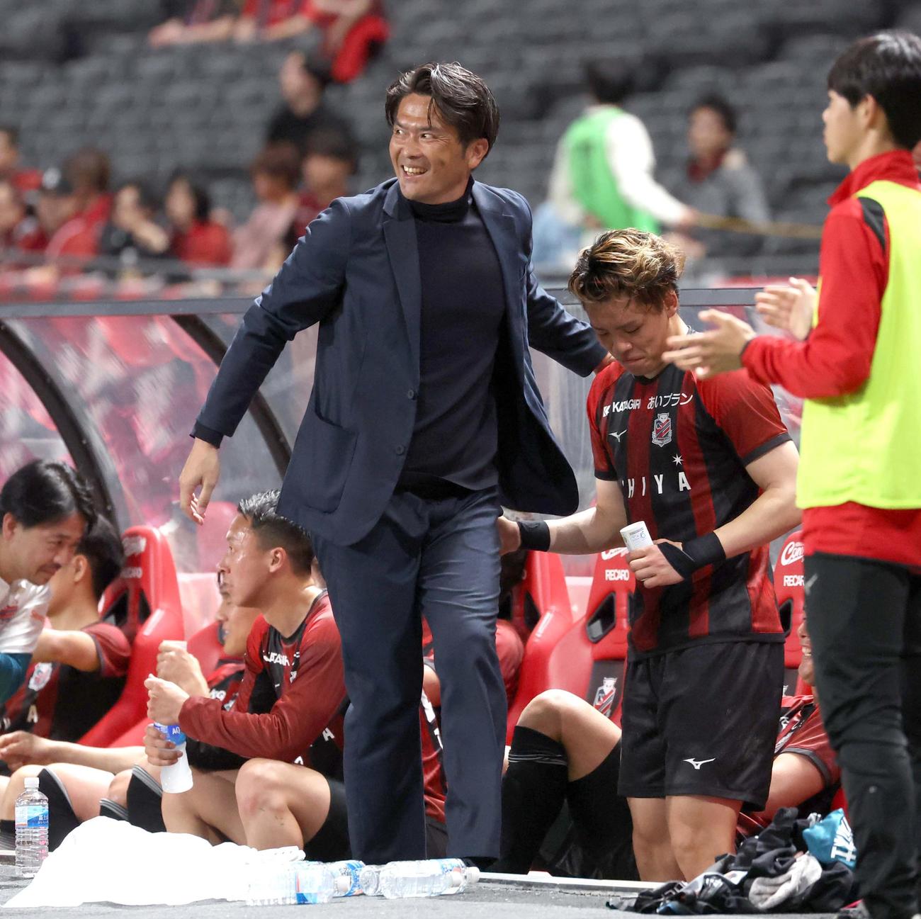 札幌対藤枝　試合後、笑顔の札幌岩政監督（撮影・黒川智章）