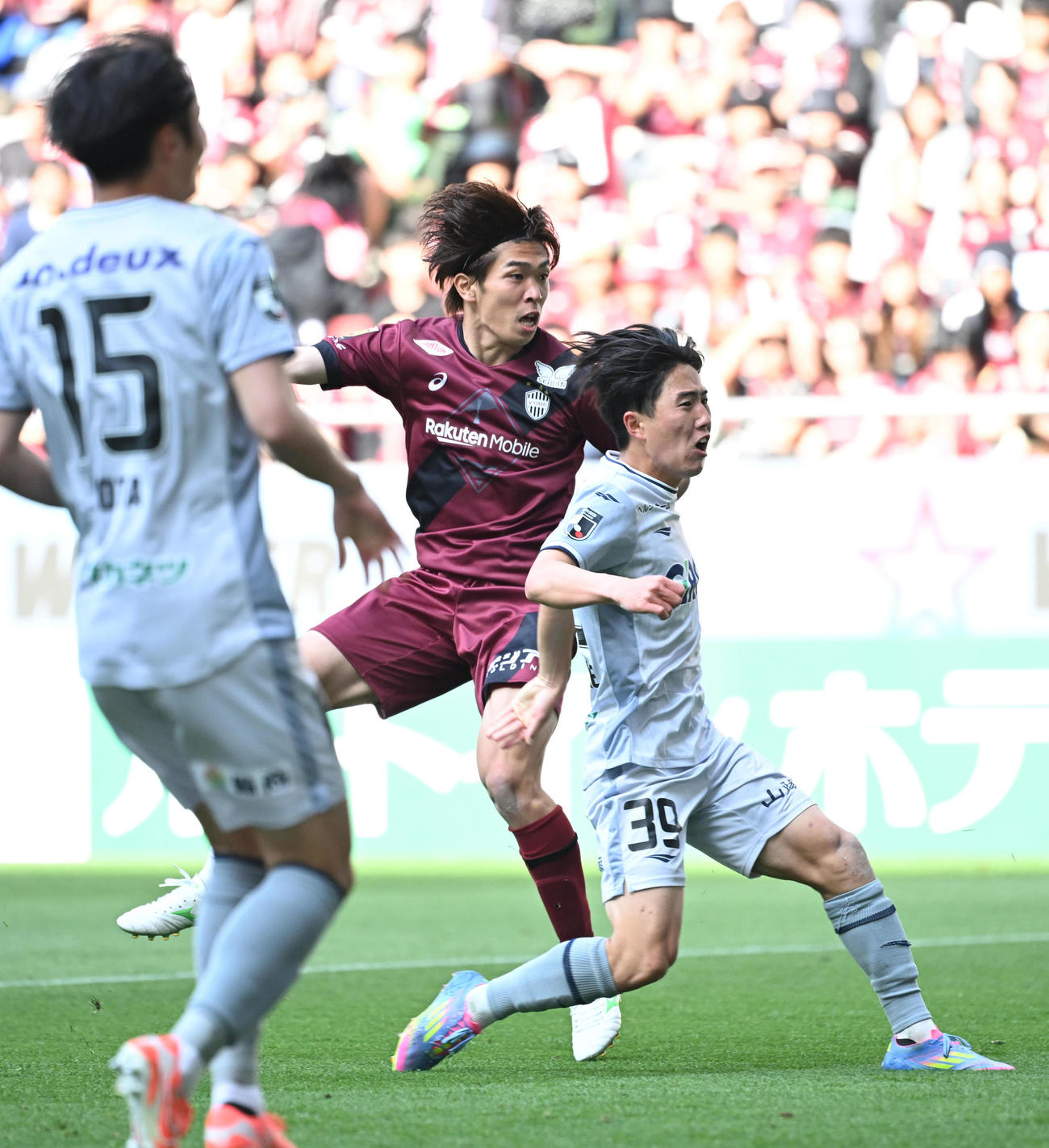 神戸対岡山　後半、先制のゴールを決める神戸宮代（撮影・和賀正仁）