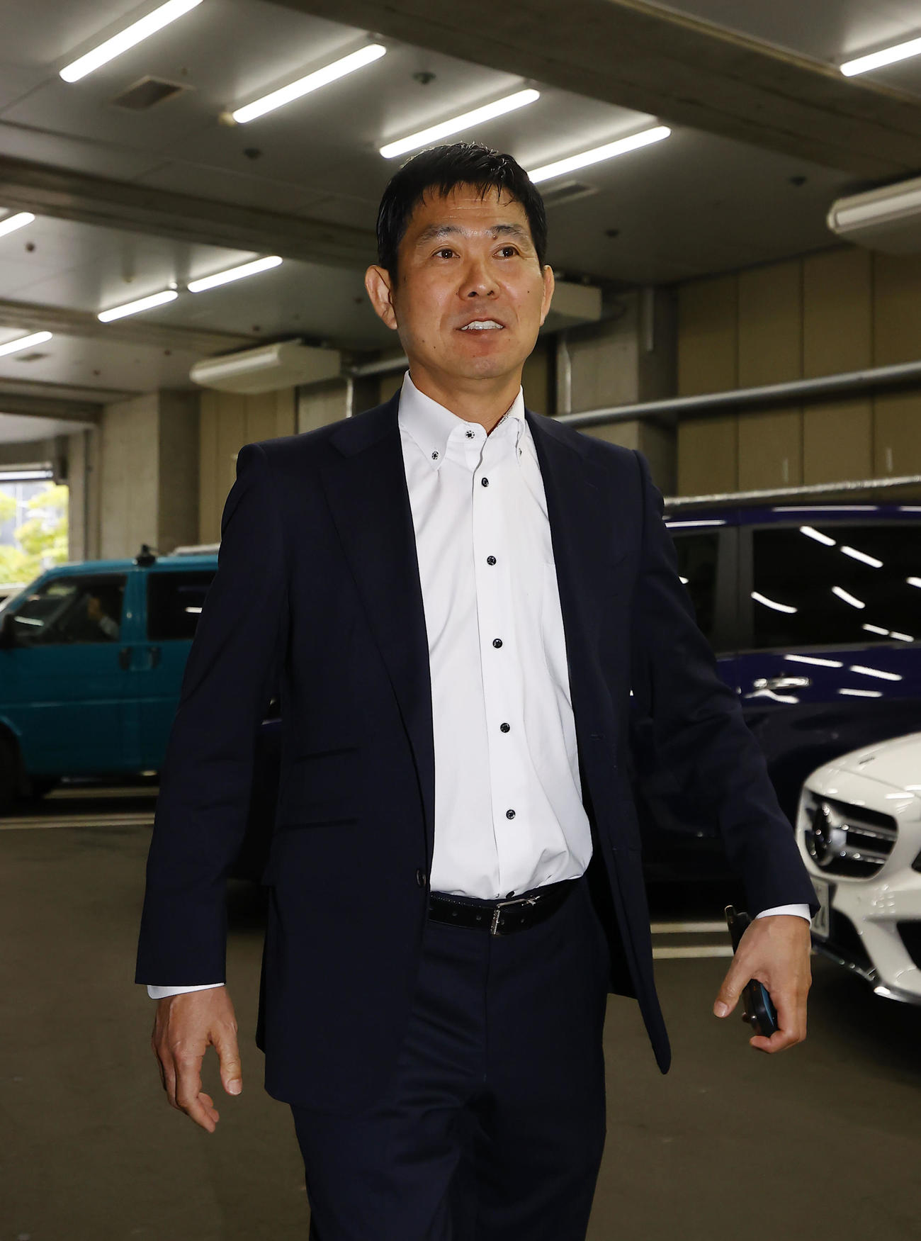 神戸対C大阪　視察を終え、スタジアムを後にする日本代表森保監督（撮影・藤尾明華）