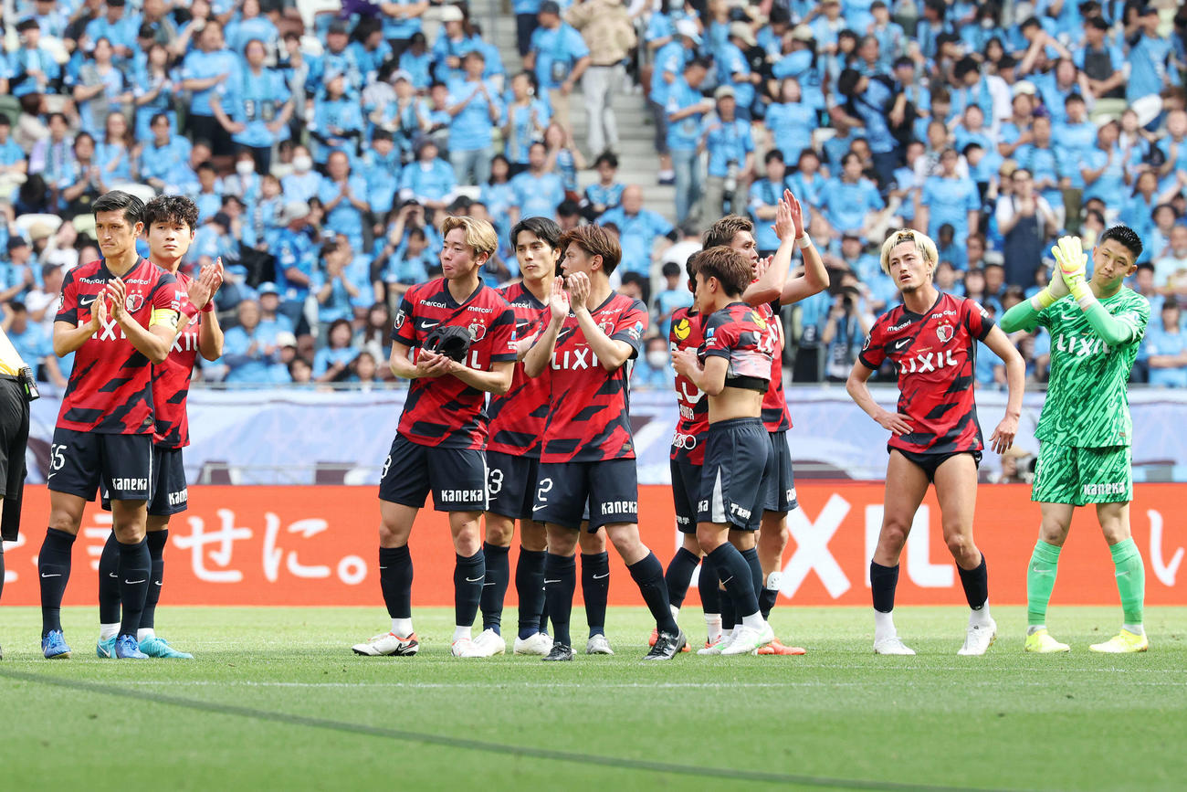 鹿島対川崎F 6連勝を達成した鹿島の選手たち（撮影・宮地輝）