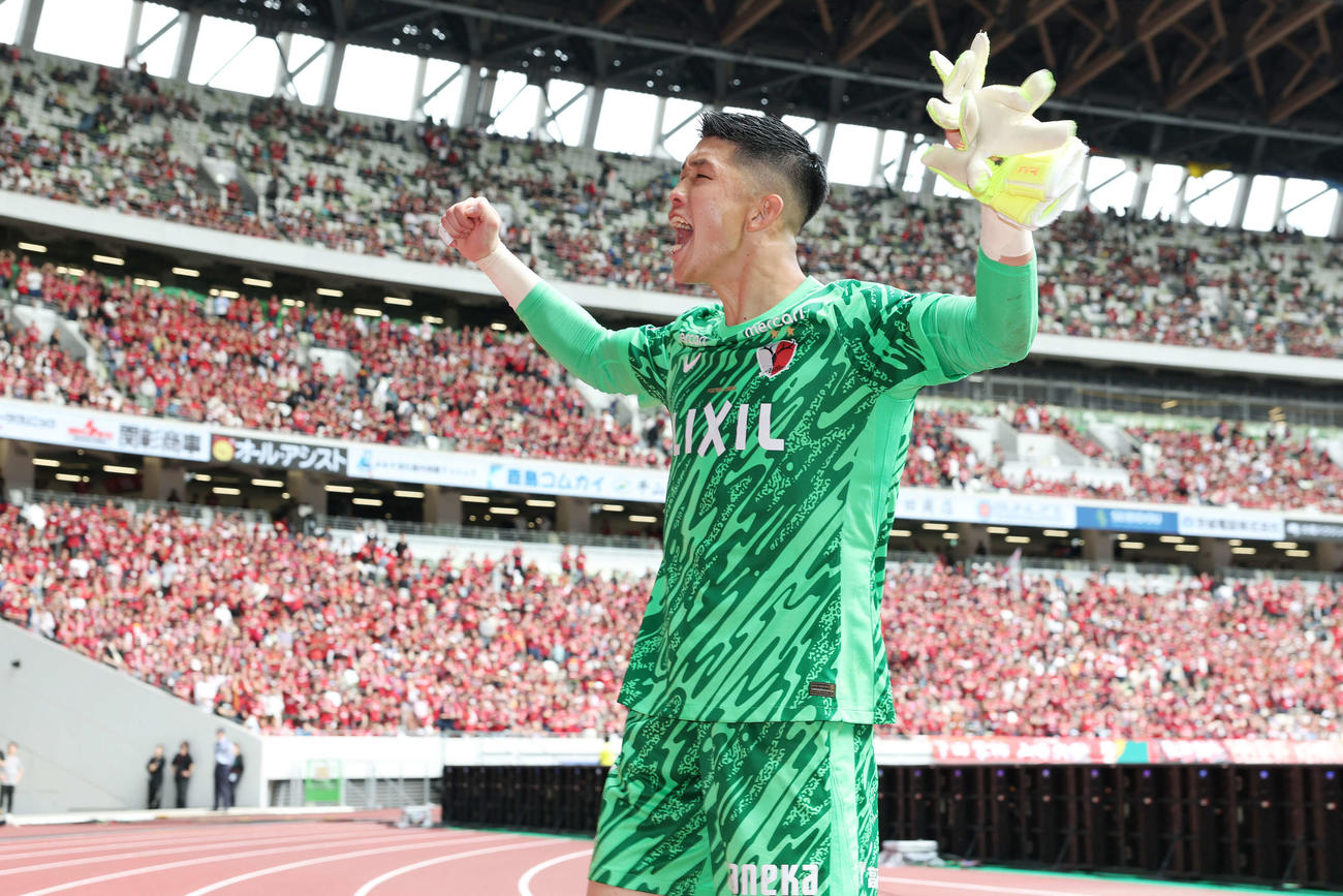 鹿島対川崎F 6連勝を達成し喜びを爆発させる鹿島GK早川（撮影・宮地輝）