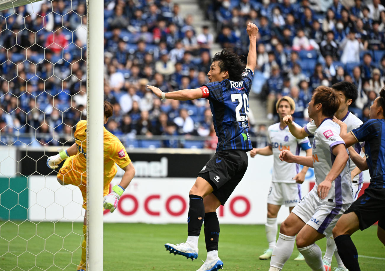 G大阪対広島　後半、ゴール前に飛び込んだG大阪中谷だが得点ならず悔しがる（撮影・和賀正仁）