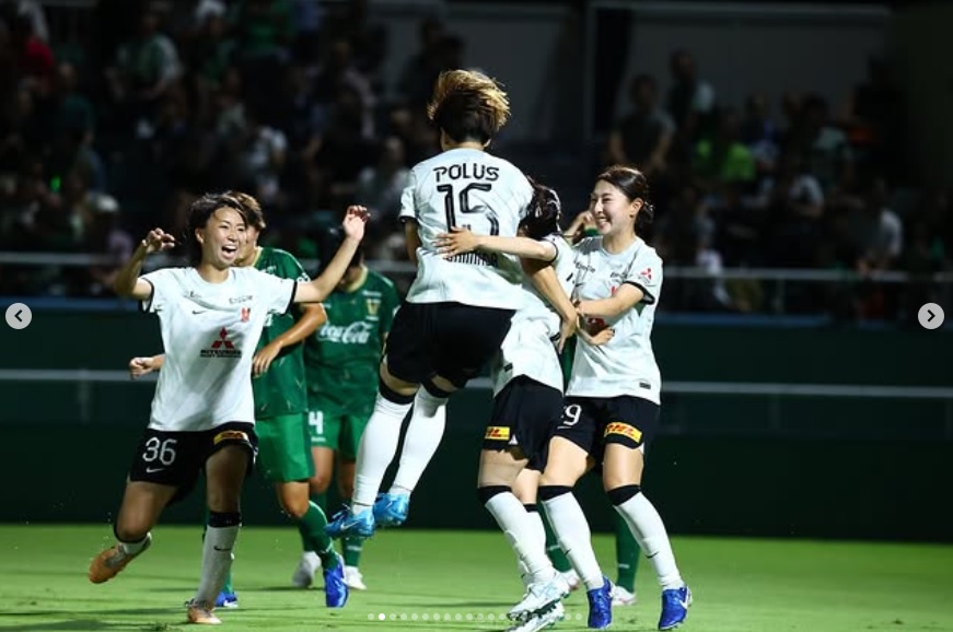 塩越柚歩のインスタグラムから