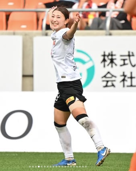塩越柚歩のインスタグラムから