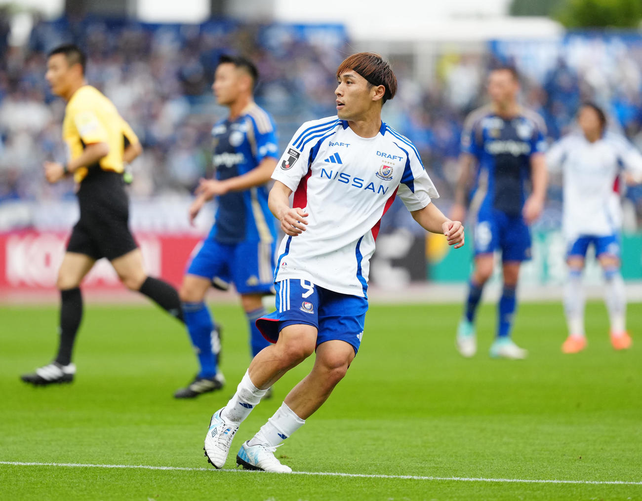 町田対横浜　前半、先制ゴールを決めた横浜遠野（撮影・江口和貴）