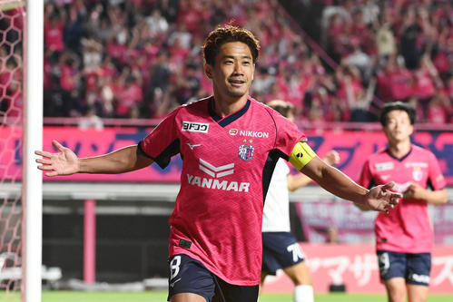 C大阪対横浜FC　後半、ゴールを決め喜ぶC大阪香川（撮影・滝沢美穂子）