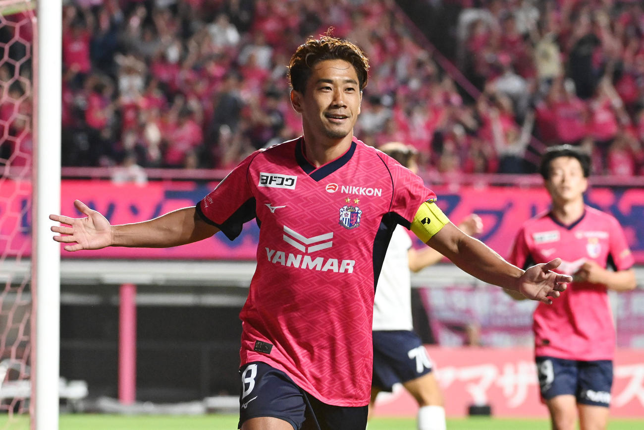 C大阪対横浜FC　後半、ゴールを決め喜ぶC大阪香川（撮影・滝沢美穂子）