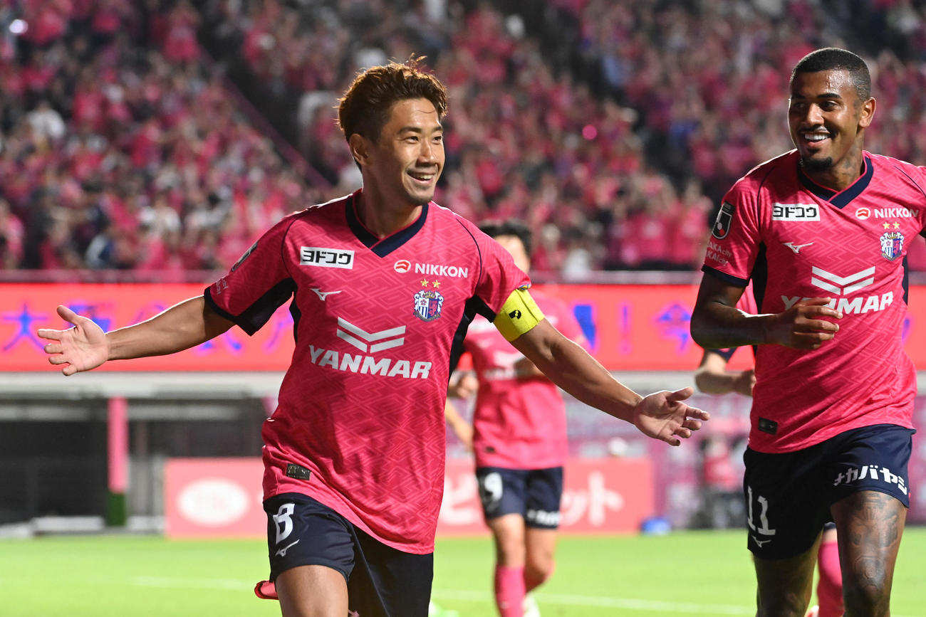 C大阪対横浜FC　後半、ゴールを決め喜ぶC大阪香川（撮影・滝沢美穂子）