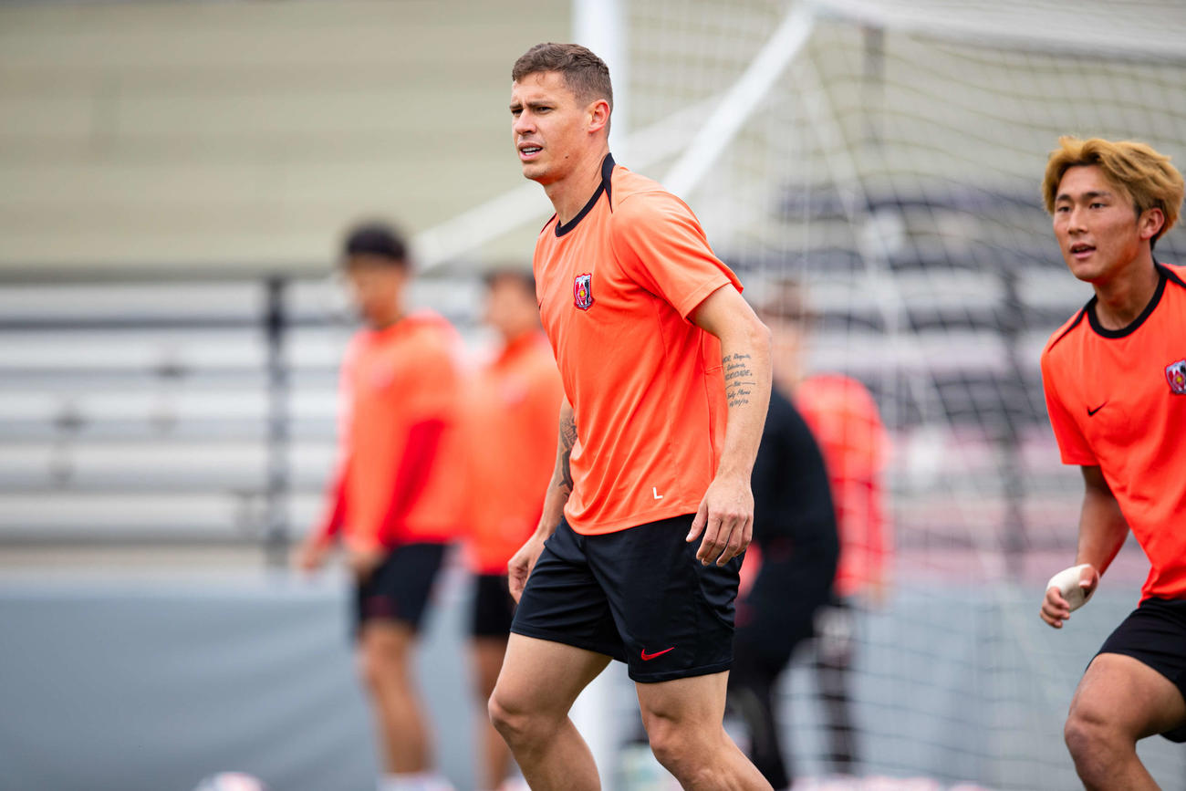 クラブW杯に向けて現地で練習に励む浦和MFマテウス・サビオ（（C）URAWA REDS）