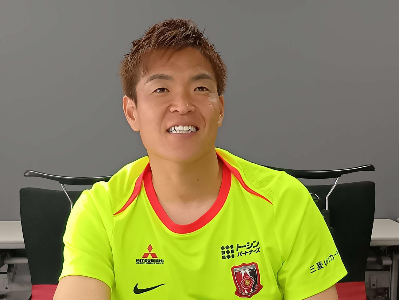 クラブW杯に向けて笑顔でインタビューに応じる浦和GK西川周作（撮影・佐藤隆志）