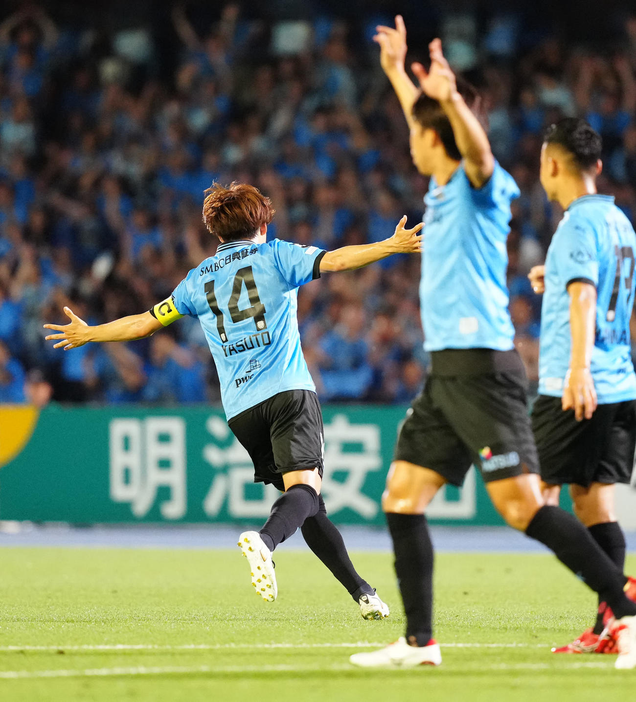 川崎F対新潟　前半、FKで先制ゴールを決めた川崎F脇坂（撮影・江口和貴）