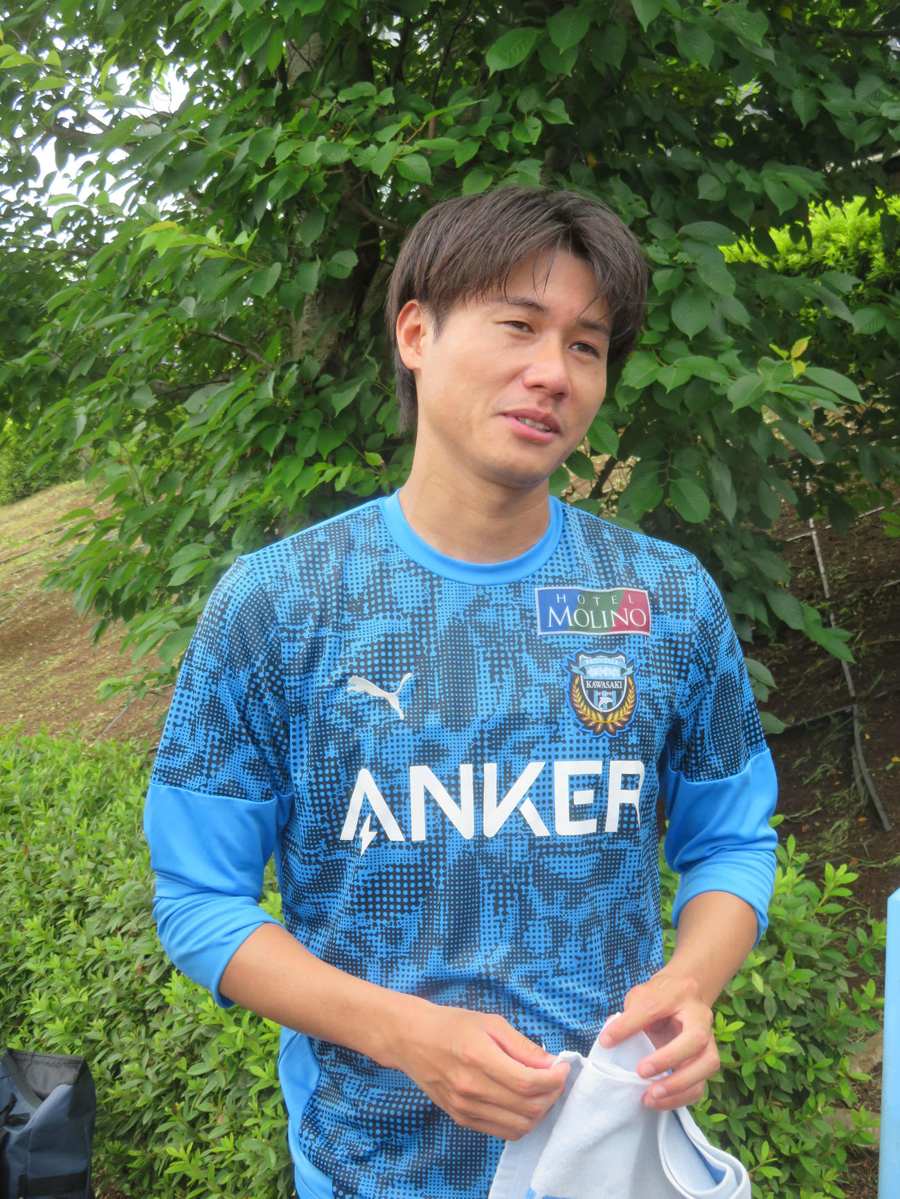 泉里香との結婚を発表した谷口彰悟について言及する川崎フロンターレDF車屋紳太郎（撮影・佐藤成）