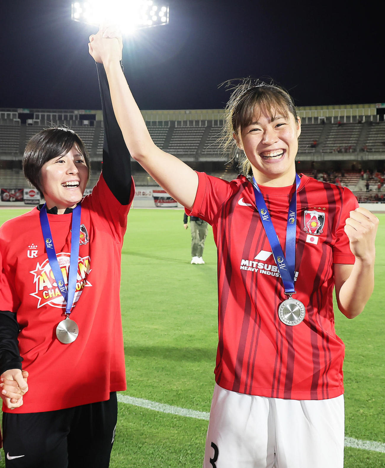 猶本光（左）と石川璃音（2024年5月撮影）