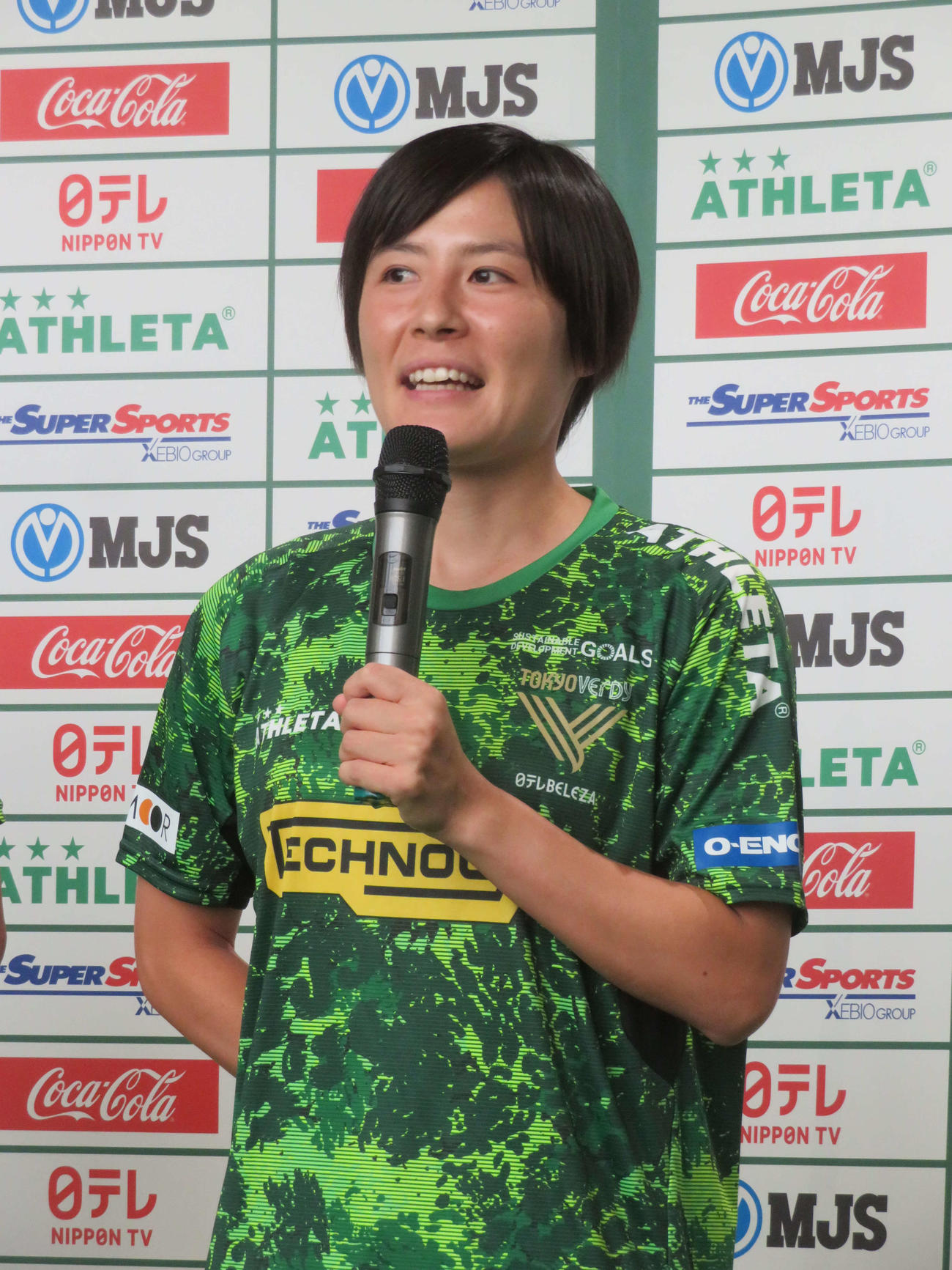日テレ東京ヴェルディベレーザの新体制発表会に出席した猶本（撮影・佐藤成）