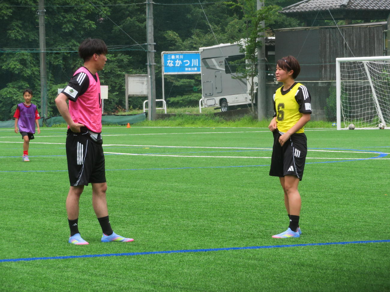 「宮沢兄妹サッカーフェスタ」を開催したサッカー女子日本代表なでしこジャパンMF宮沢ひなたと兄・佳汰さん（撮影・佐藤成）