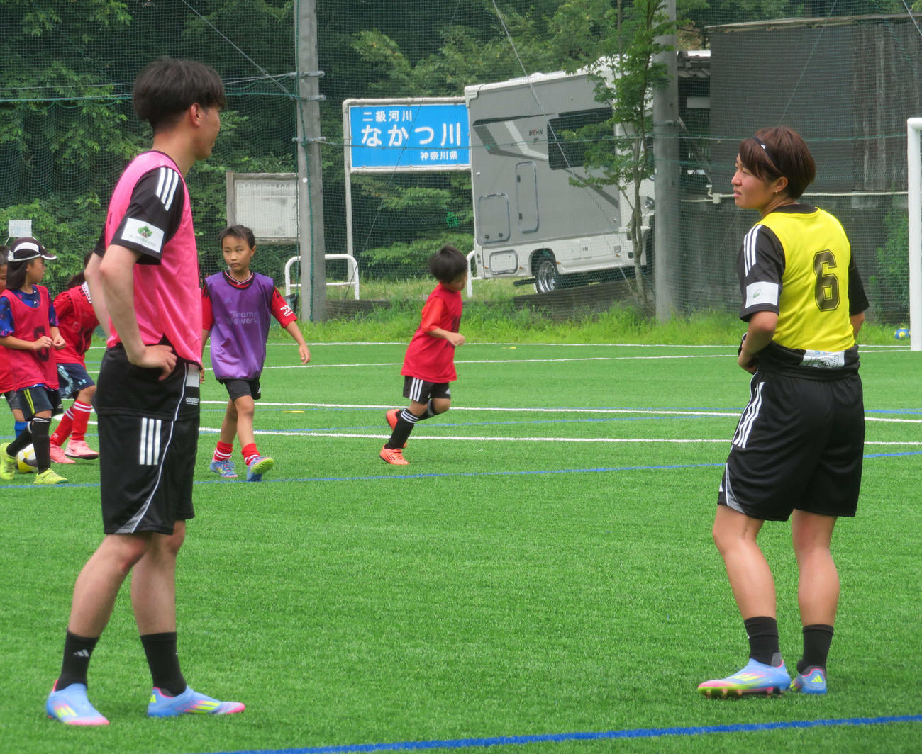 「宮沢兄妹サッカーフェスタ」を開催したサッカー女子日本代表なでしこジャパンMF宮沢ひなたと兄・佳汰さん（撮影・佐藤成）