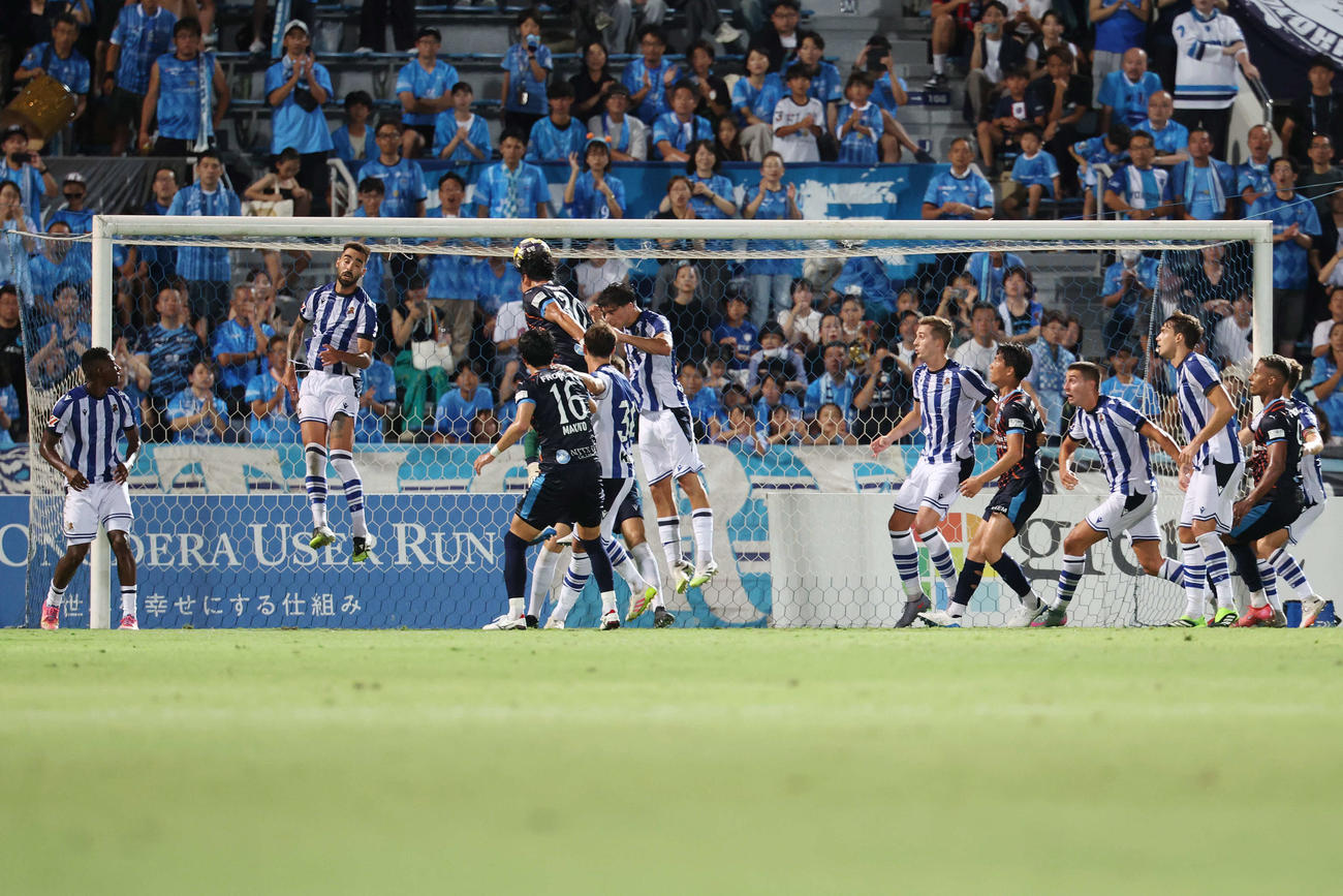 Rソシエダード対横浜FC　後半、ゴールを決める横浜FC山崎（撮影・宮地輝）