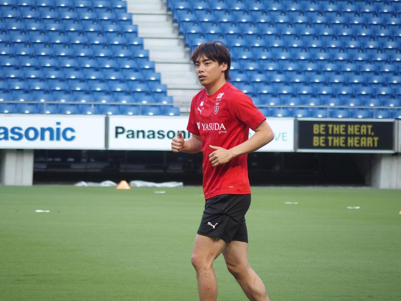 前日練習で別メニュー調整するSランスMF伊東純也（撮影・永田淳）