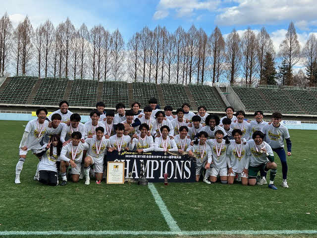 全日本大学サッカー選手権で初優勝した東洋大メンバー（2024年12月撮影）
