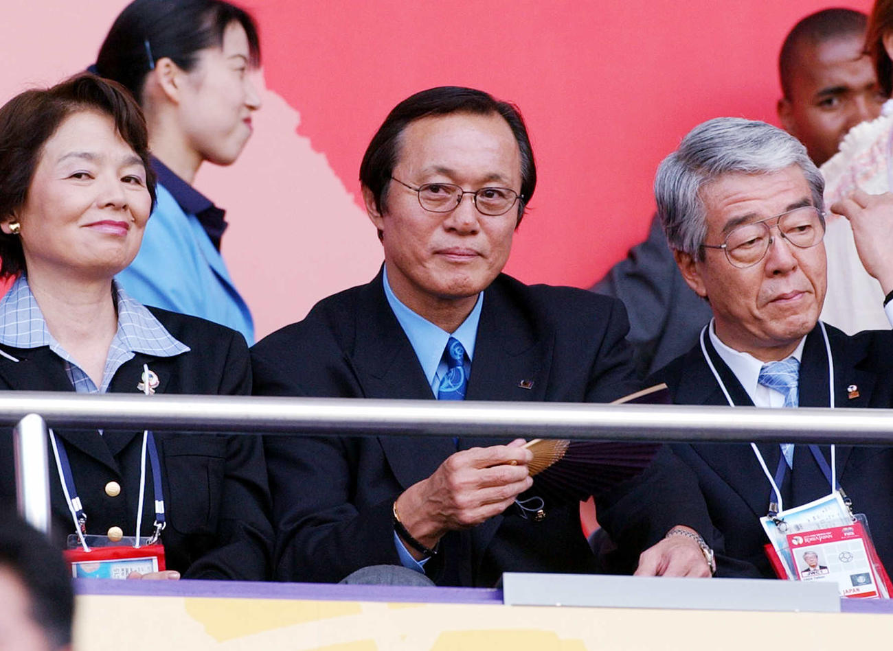 02年6月、2002年W杯韓国・日本大会　グループリーグH組　ロシア対チュニジア　スタンドから試合を観戦する