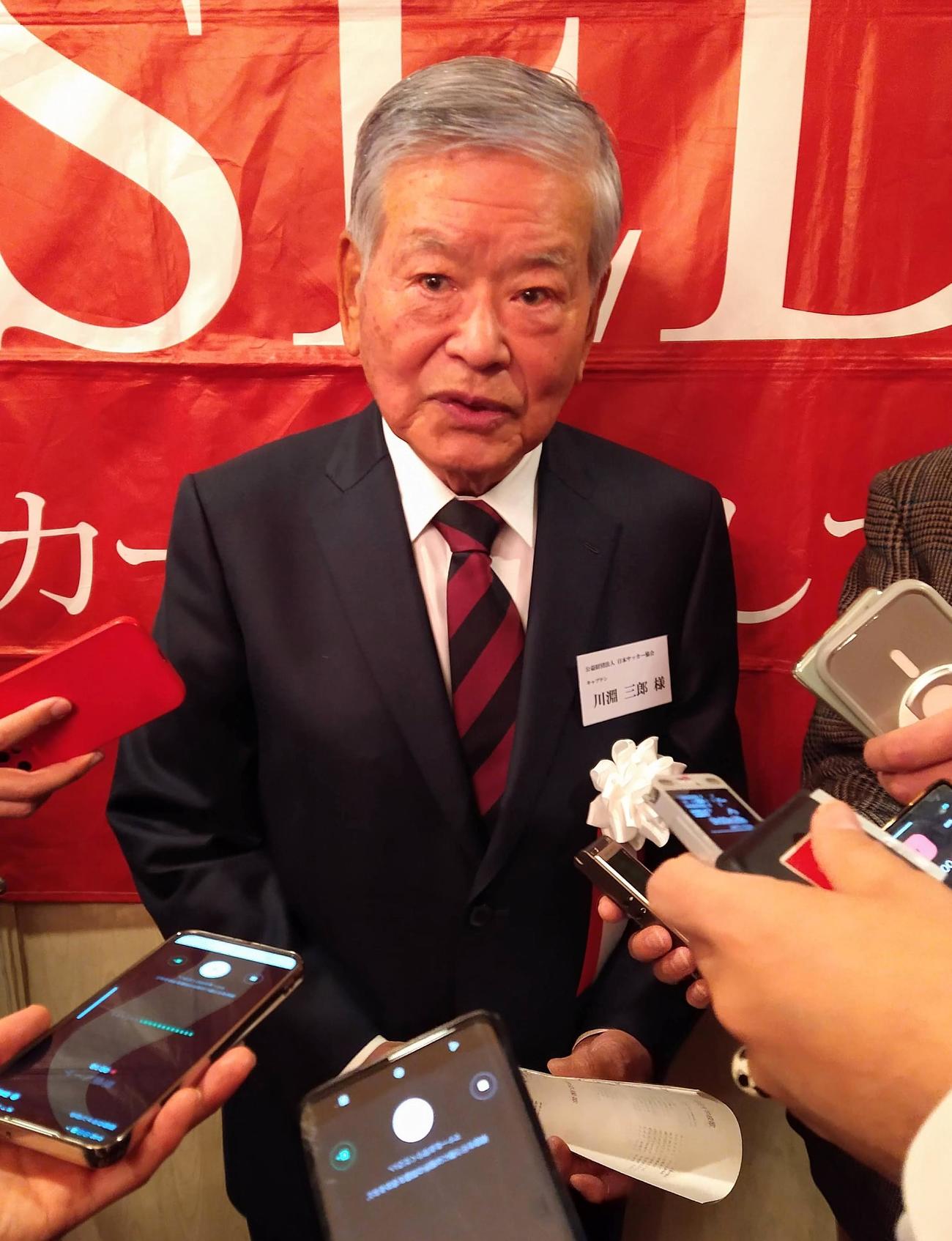 早大ア式蹴球部の創部100周年記念祝賀会で学生時代を振り返った川淵三郎氏＝25年1月18日（撮影・木下淳）