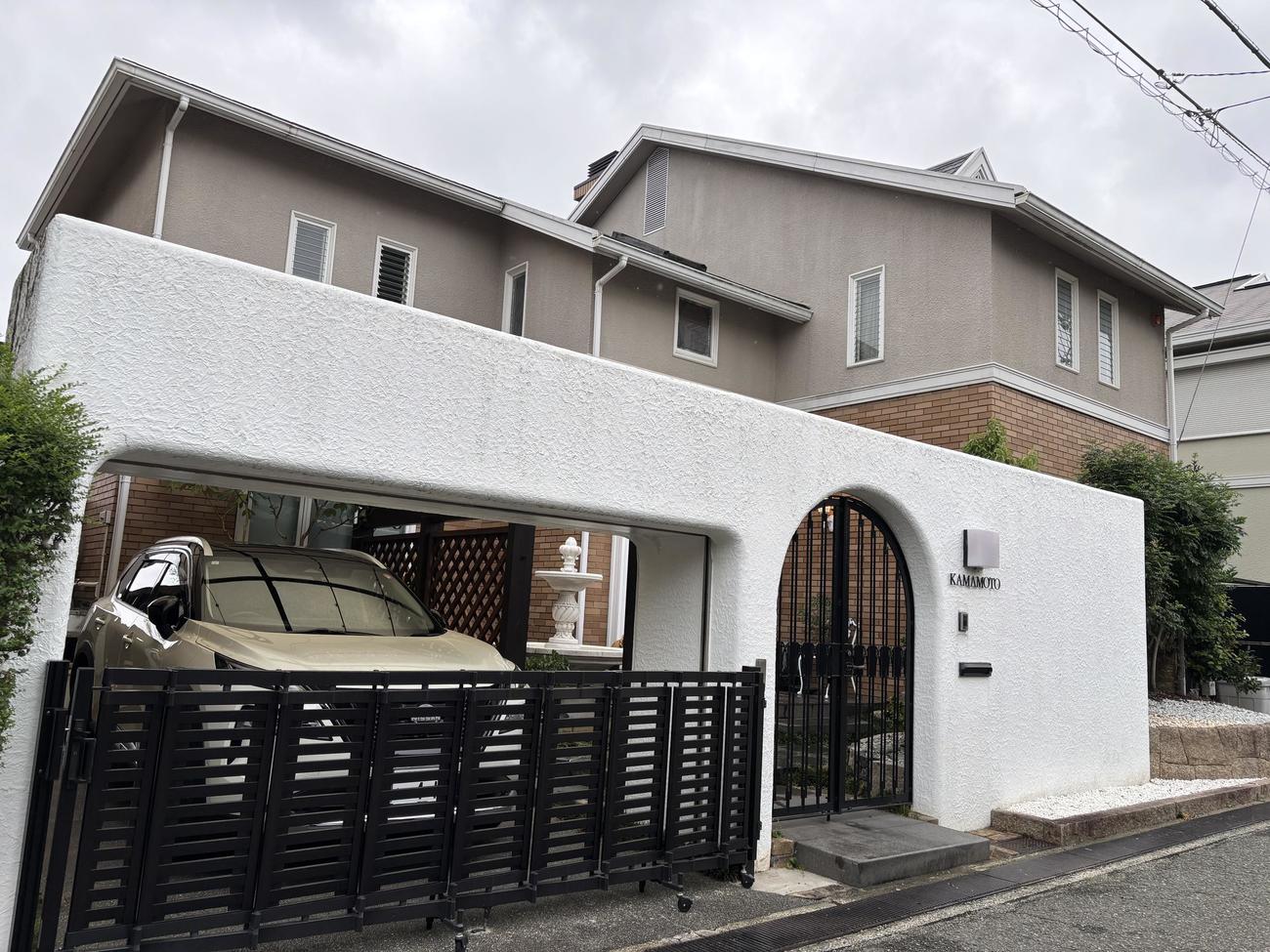 ひっそりと静まり返る大阪・豊中市の釜本邦茂さんの自宅（撮影・西尾就之）
