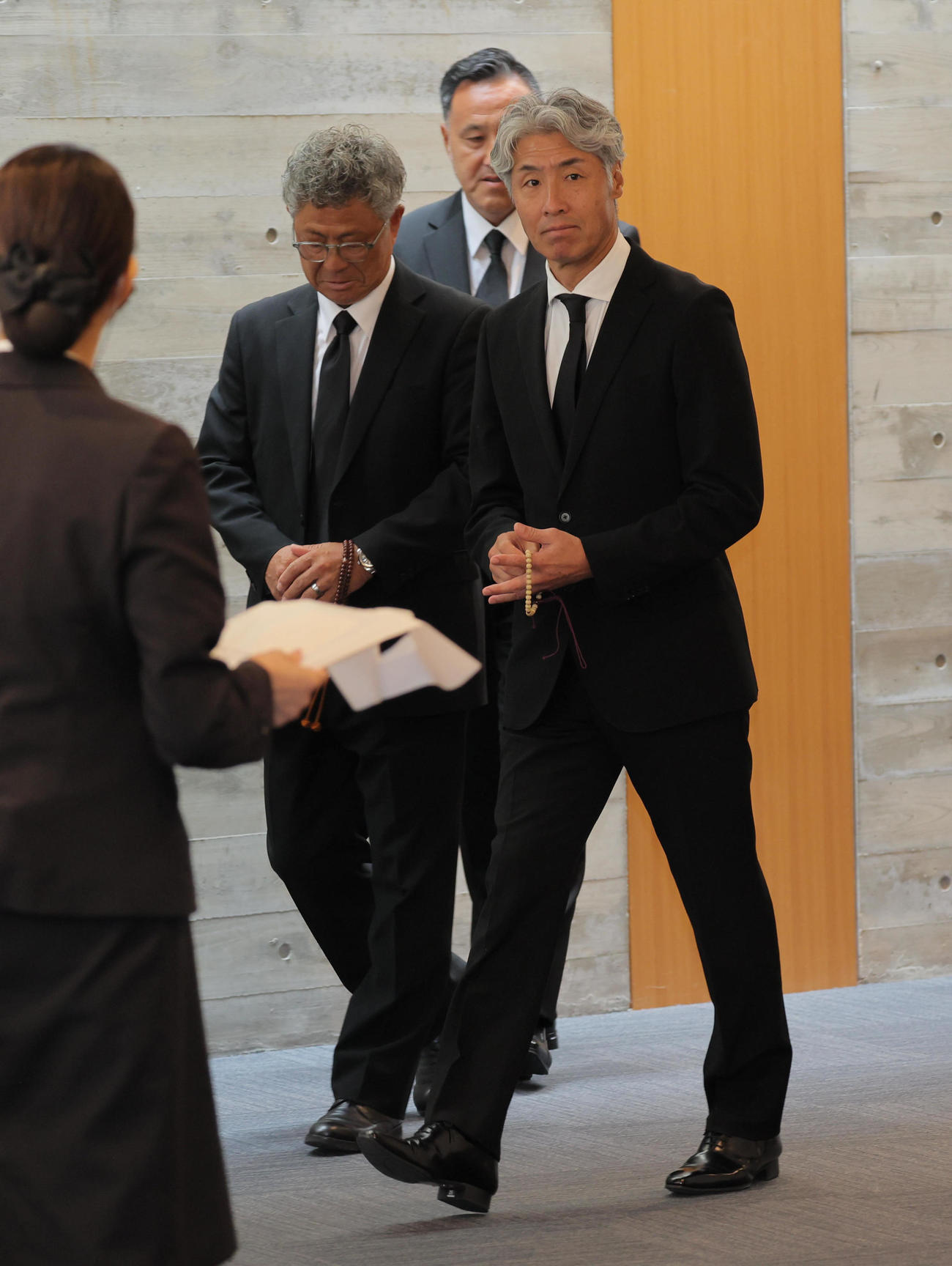 釜本邦茂さんの葬儀に参列した元G大阪の松山吉之氏（撮影・宮崎幸一）