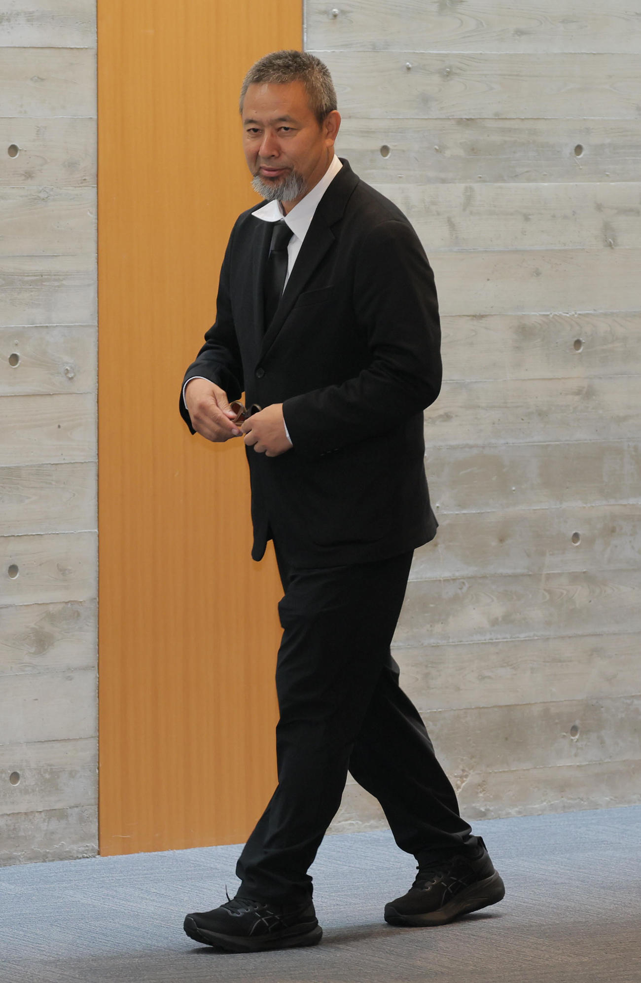 釜本邦茂さんの葬儀に参列した元G大阪の礒貝洋光氏（撮影・宮崎幸一）