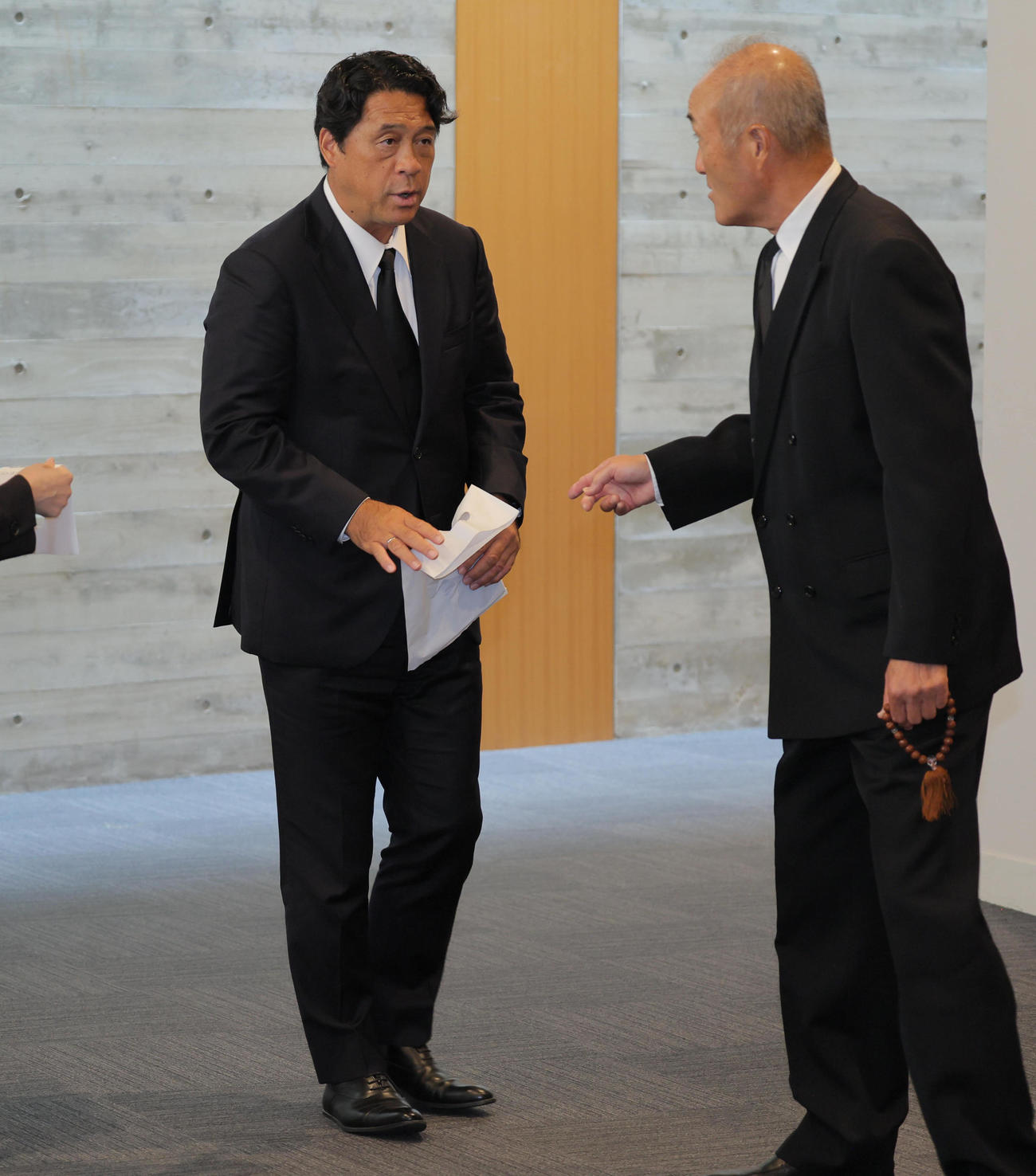 釜本邦茂さんの葬儀に参列した元G大阪の松波正信氏（撮影・宮崎幸一)