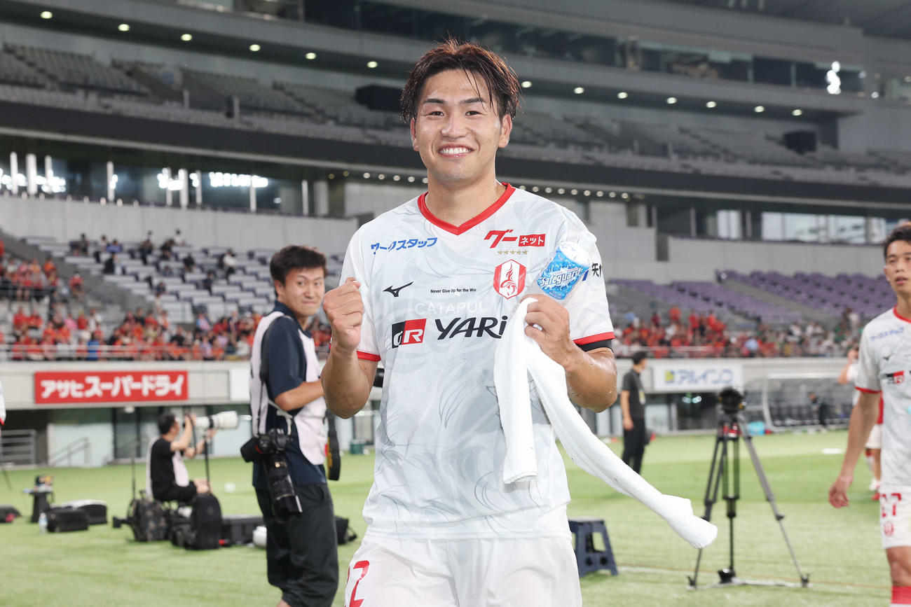 東京V対名古屋　天皇杯準々決勝進出を決め笑顔の名古屋木村（撮影・宮地輝）