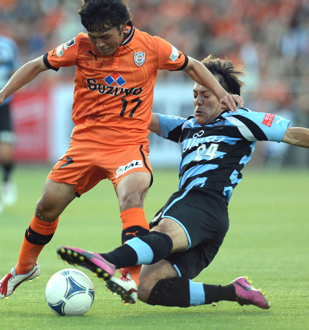 川崎F・DF田中雄大（右）（2012年撮影）