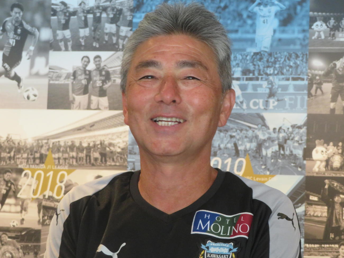 名古屋グランパス戦に向けて取材に応じる川崎フロンターレの長谷部茂利監督（撮影・佐藤成）
