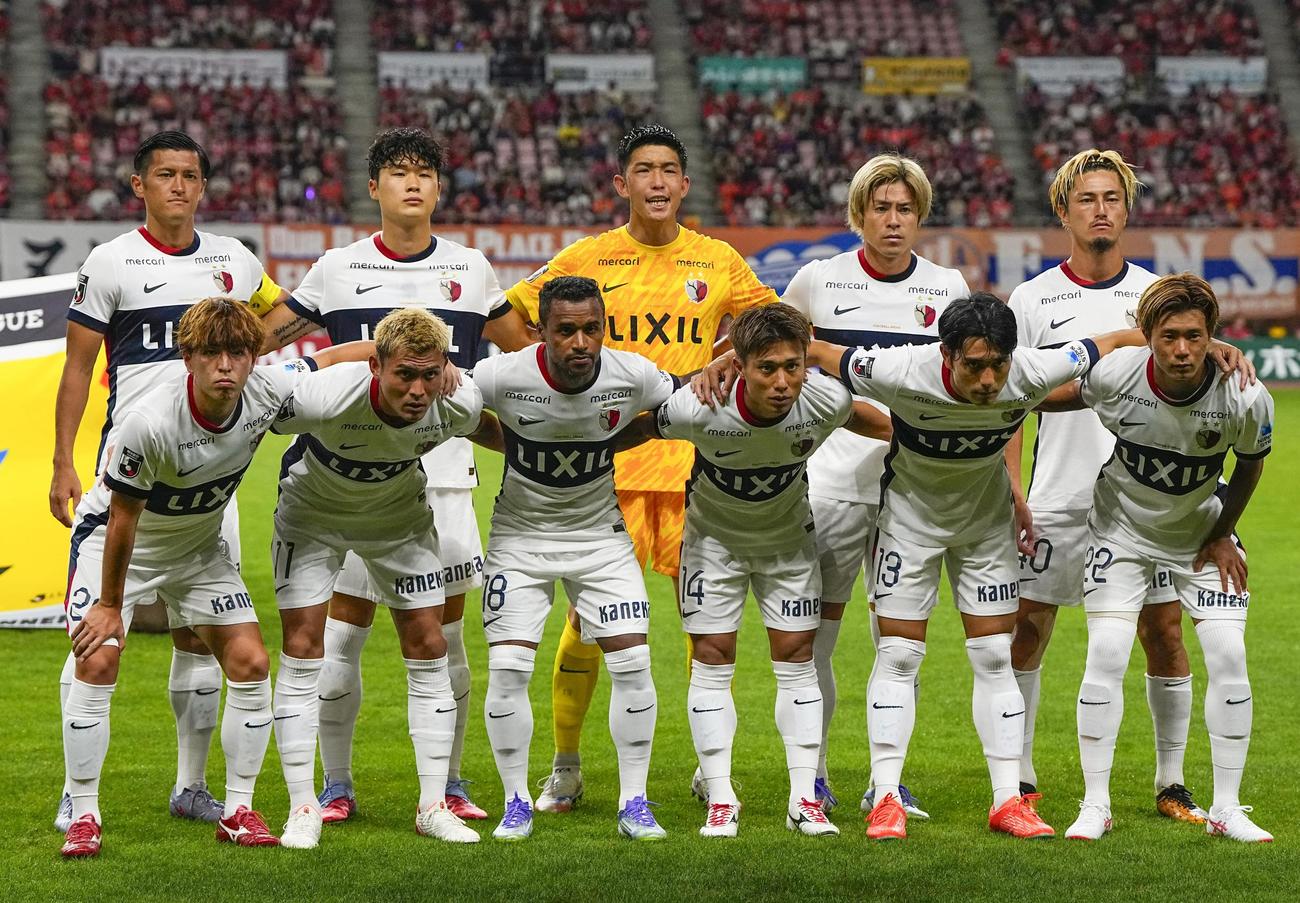 新潟戦に臨む鹿島イレブン（共同）