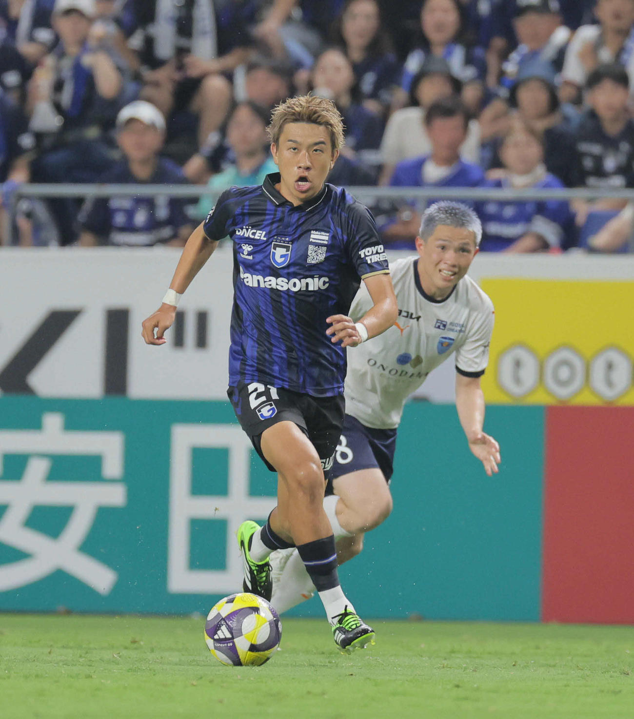 G大阪対横浜FC　攻め込むG大阪初瀬亮（撮影・宮崎幸一）