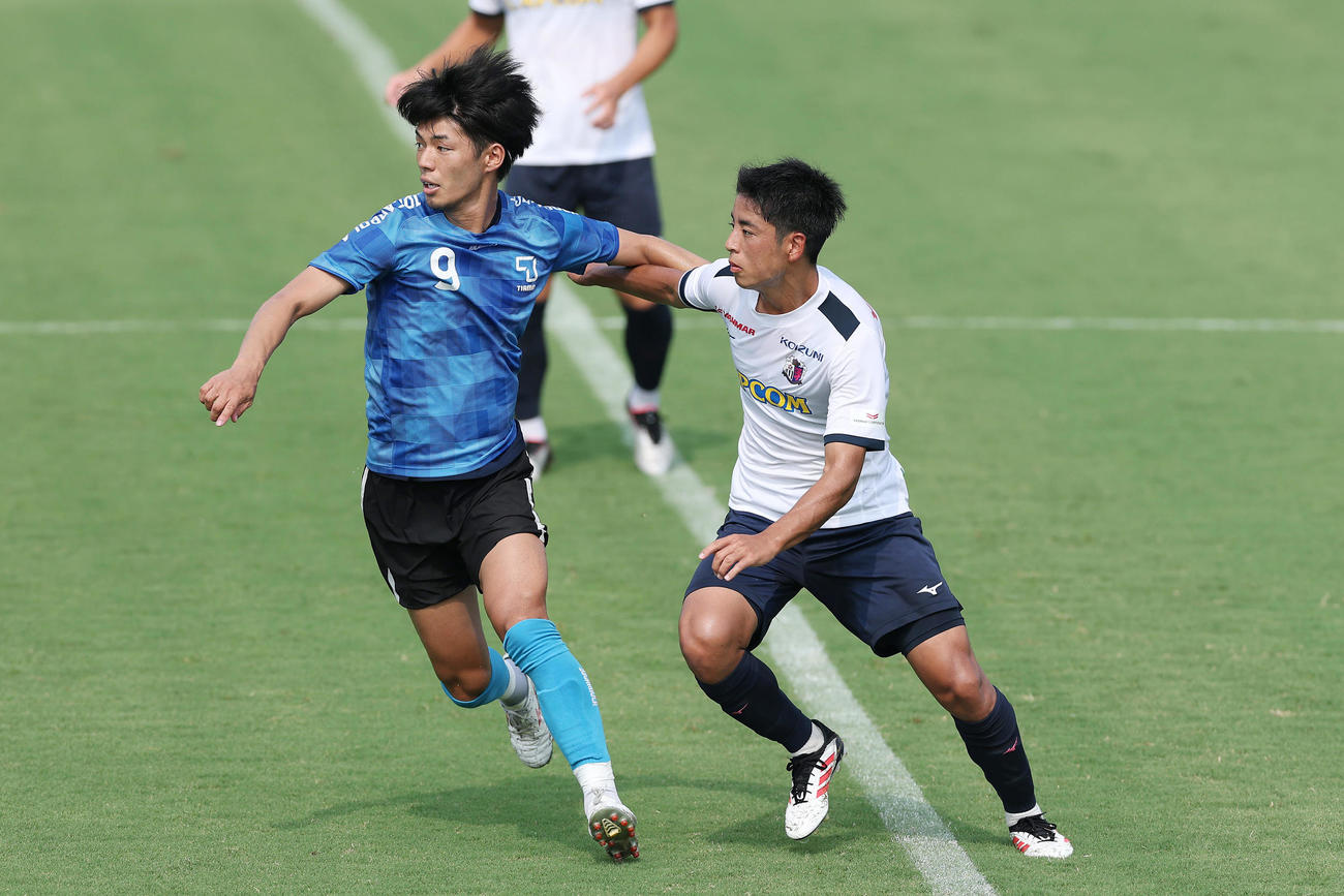 練習試合に先発出場したC大阪久保（右）（撮影・前田充）