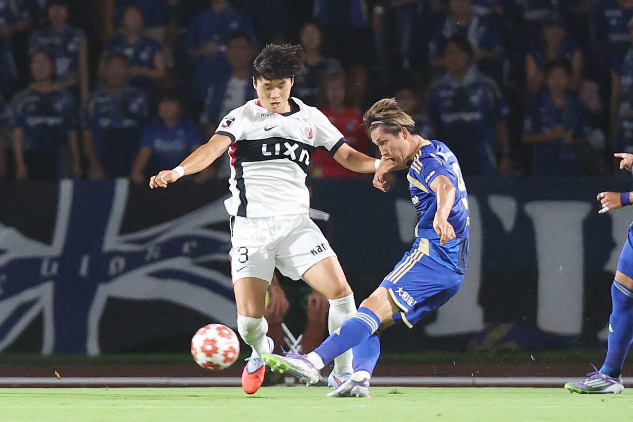 町田対鹿島　前半、ゴールを決める町田藤尾（撮影・宮地輝）