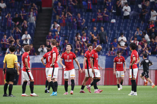 浦和対東京FC　負けが決まりがっくりとする浦和メンバー（撮影・増田悦実）