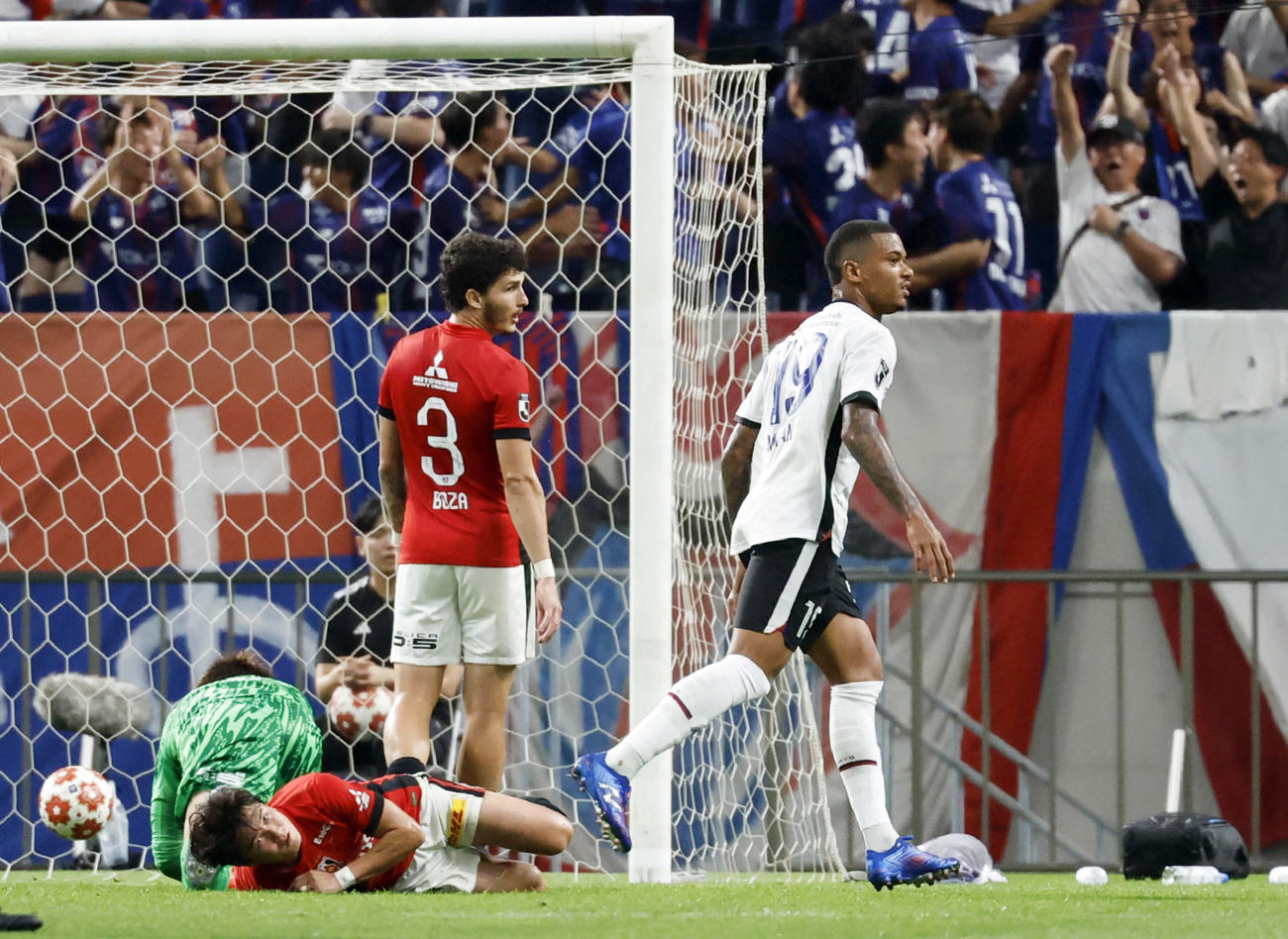 後半、自身2点目のゴールを決め、駆け出すFC東京・マルセロヒアン（共同）