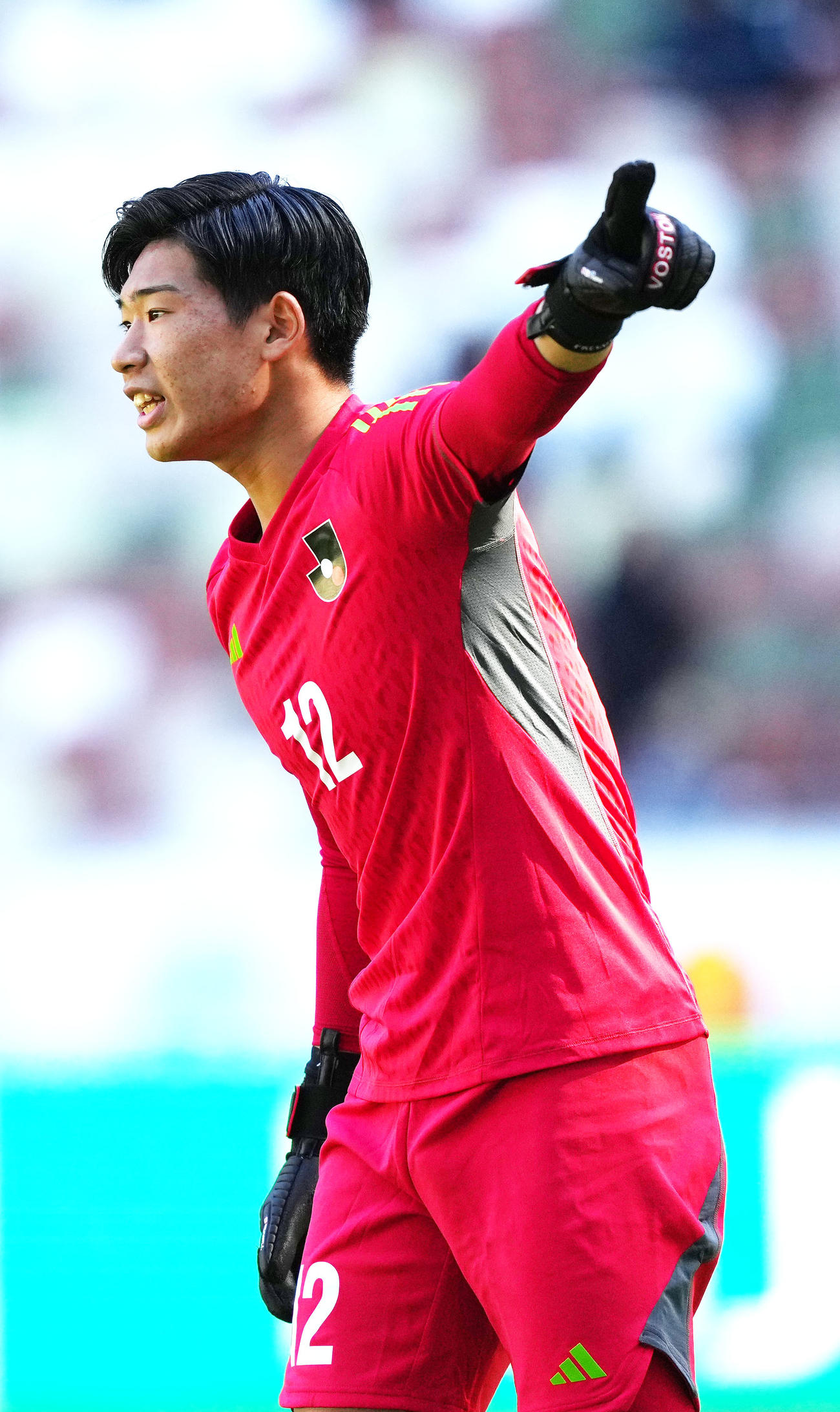 富士フイルムスーパー杯2025「NEXT GENERATION MATCH」で指示を出すU－18Jリーグ選抜GK萩裕陽（2025年2月撮影）