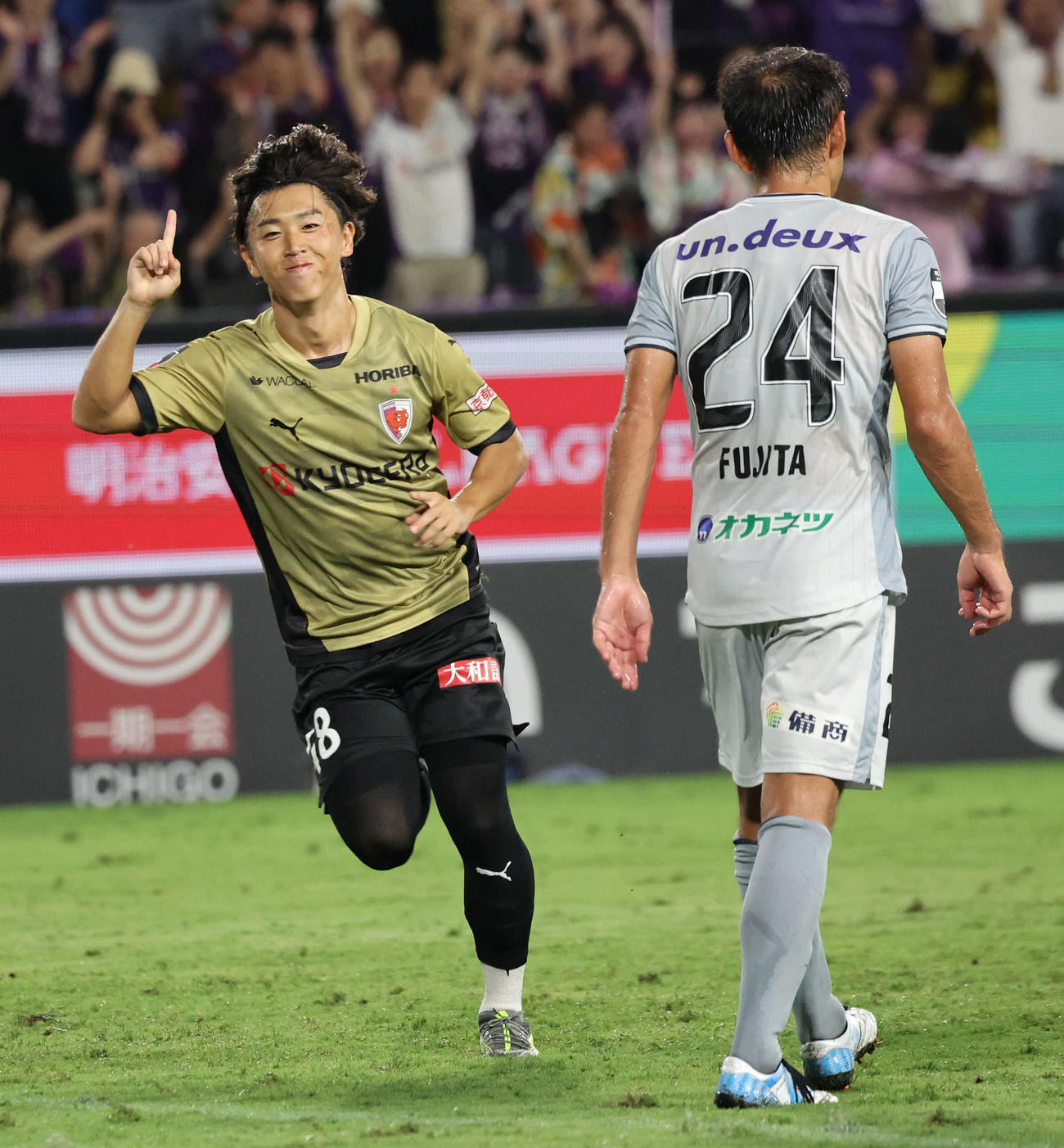 京都対岡山　前半、チーム3点目を決めるエリアス（撮影・西尾就之）