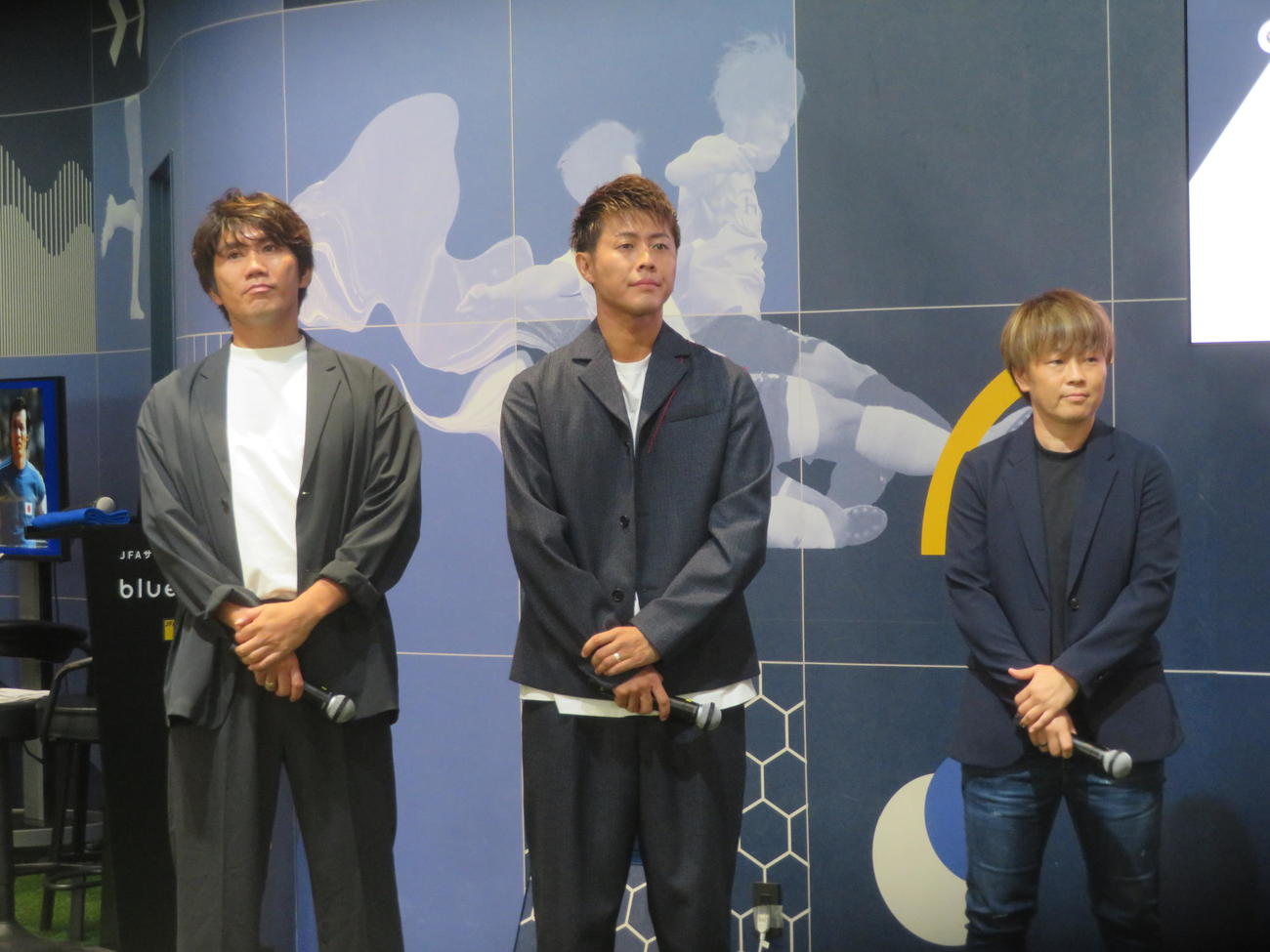 JFAエースバーンプロジェクト発表会に出席した、左から柏木陽介氏、柿谷曜一朗氏、宮間あや（撮影・佐藤成）