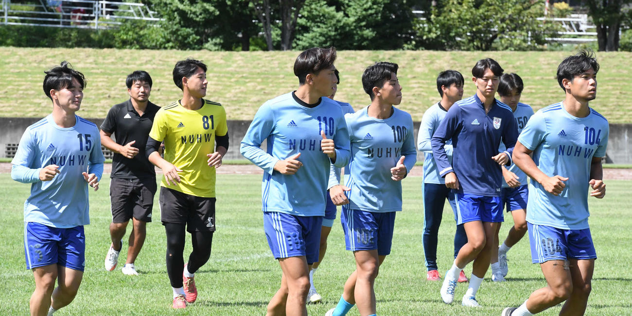 筑波大戦でプレー時間が長かった選手たちはリカバリーで調整（撮影・小林忠）