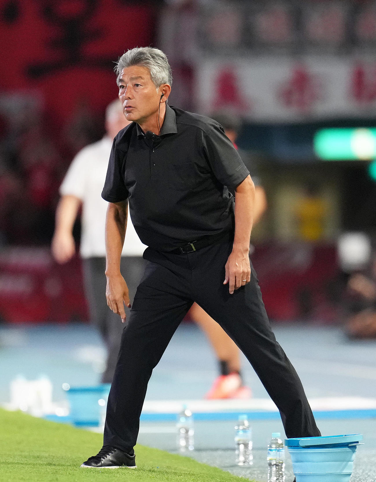 川崎F対浦和　戦況を見つめる川崎F長谷部監督（撮影・足立雅史）