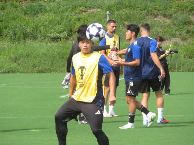 調整する町田FW相馬