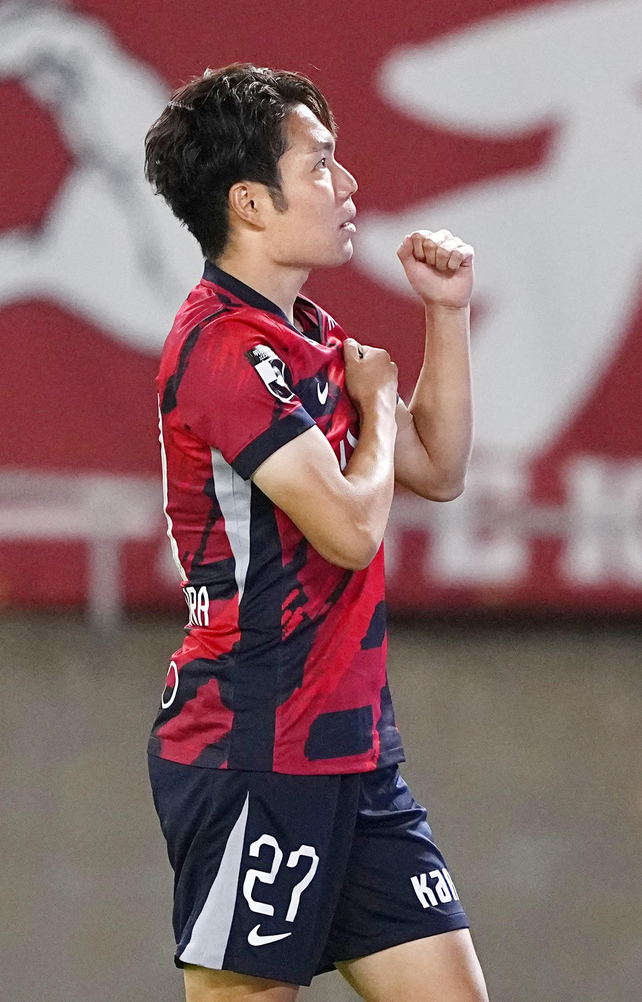 鹿島―C大阪　後半、チーム3点目のゴールを決め、喜ぶ鹿島・松村（共同）