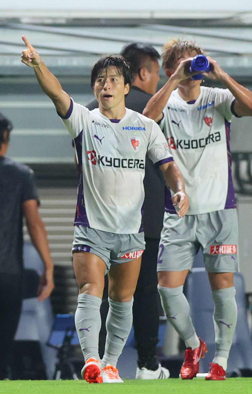 C大阪対京都　前半、京都松田はゴールを決めポーズする（撮影・上山淳一）